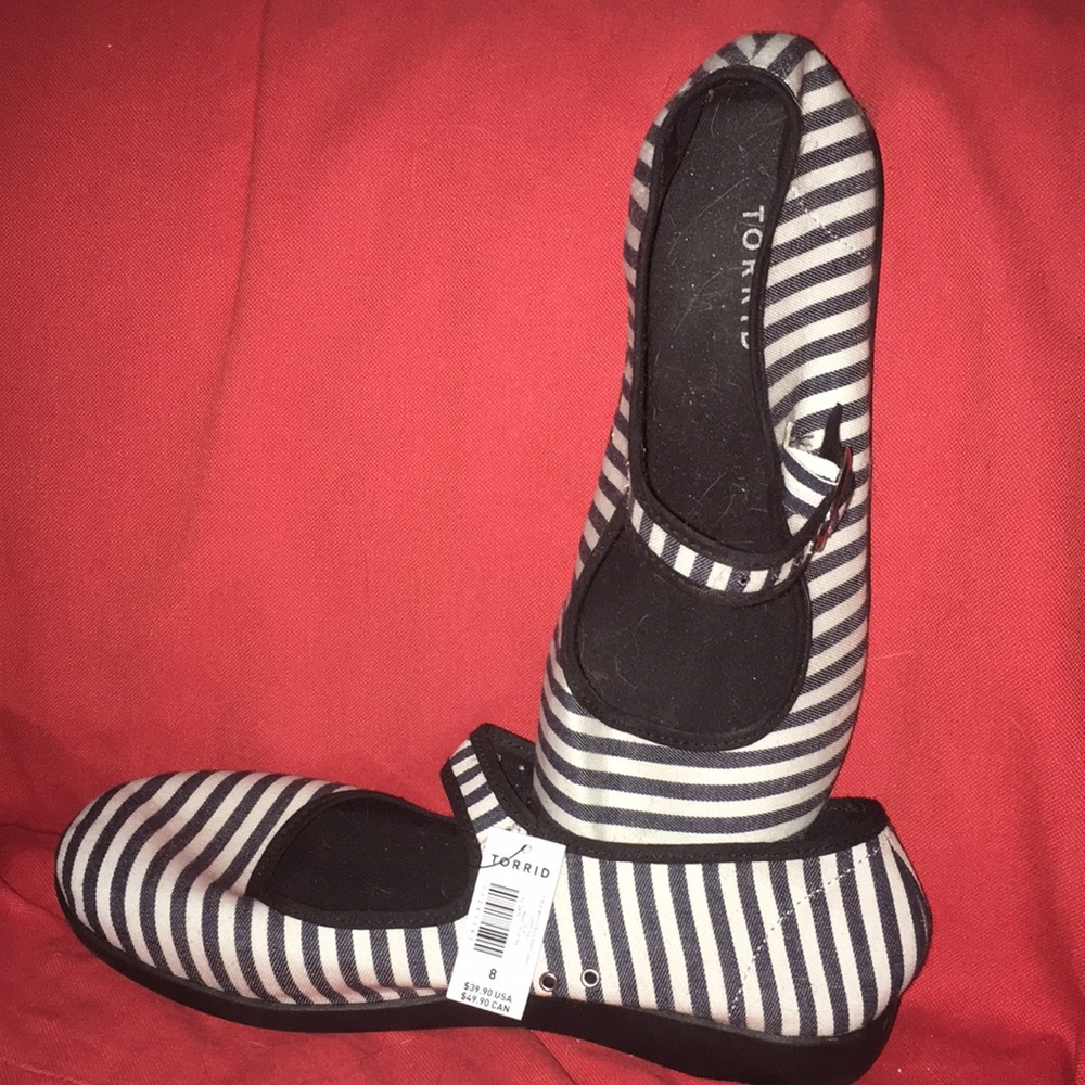 Torrid Striped Mary Janes sz 8W NWT